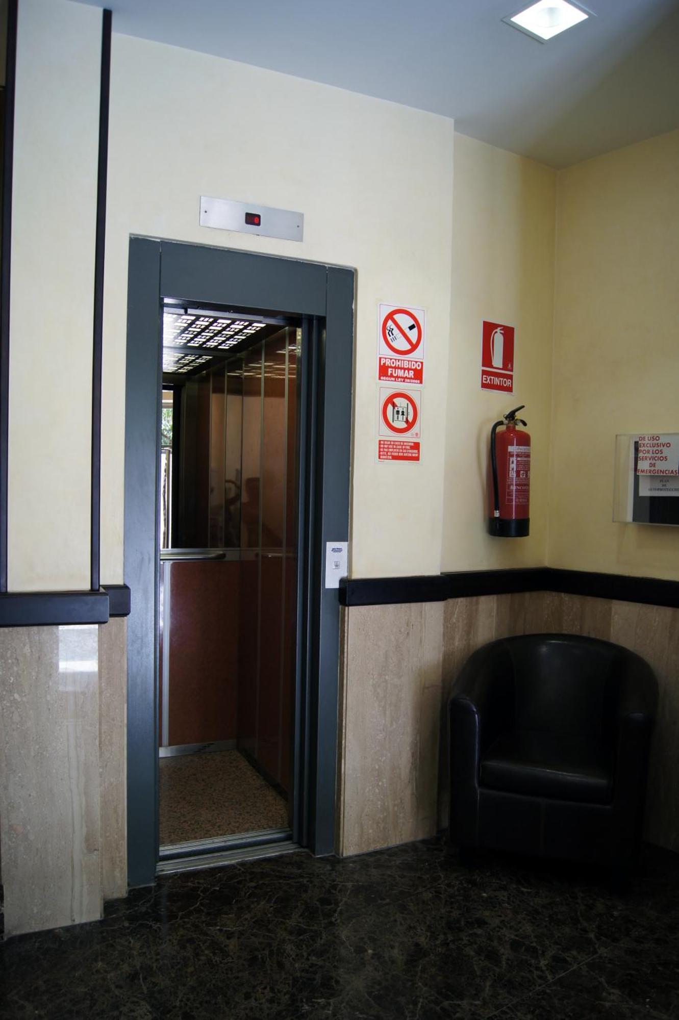 Hostal Victoria Malaga Luaran gambar