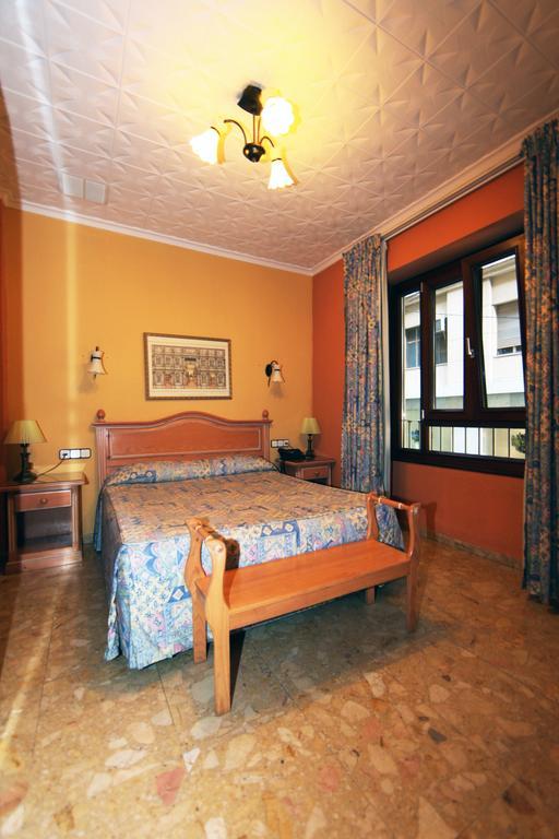 Hostal Victoria Malaga Luaran gambar